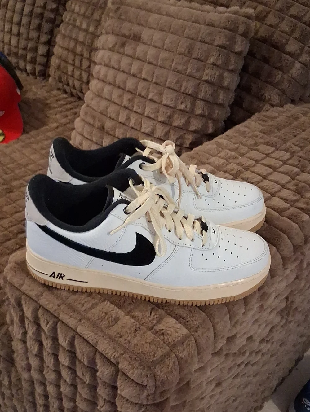 Nike Men’s White & Black Low-Top Sneakers with Cream Sole